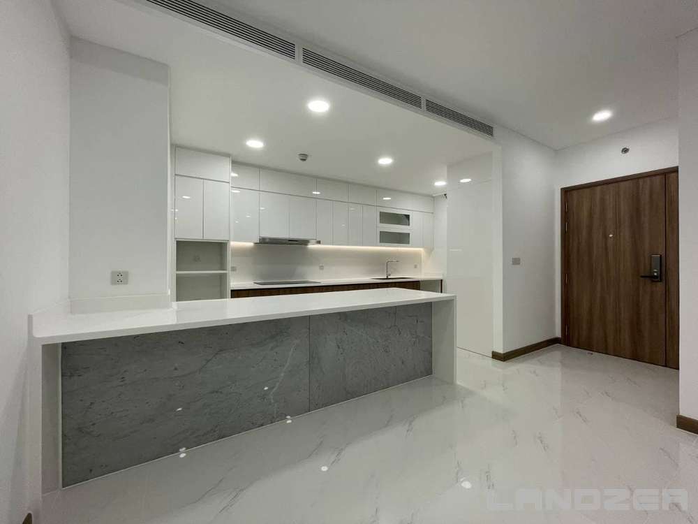 SW40 Sunwah Pearl Landzer 05.jpg