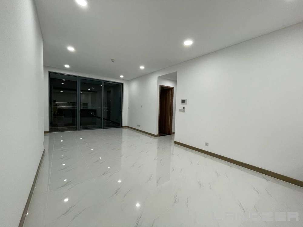 SW40 Sunwah Pearl Landzer 06.jpg